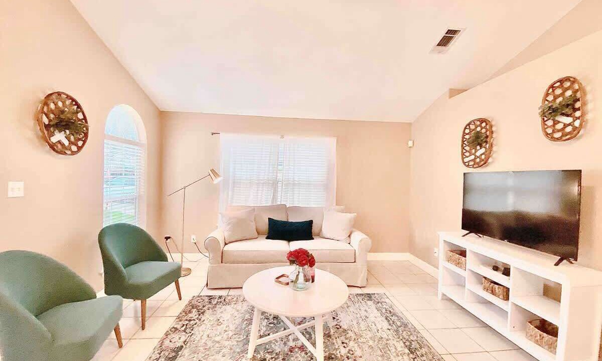 Photo of Livingroom in Tallahassee