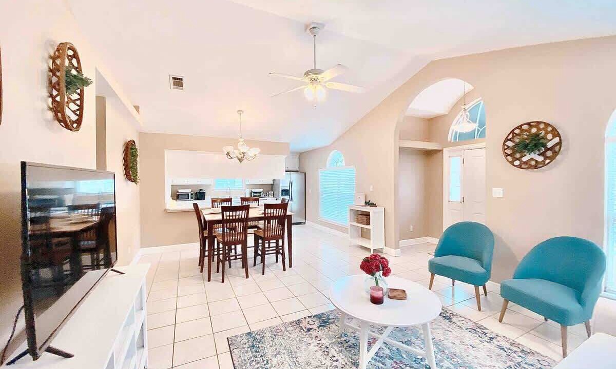 Photo of Livingroom in Tallahassee