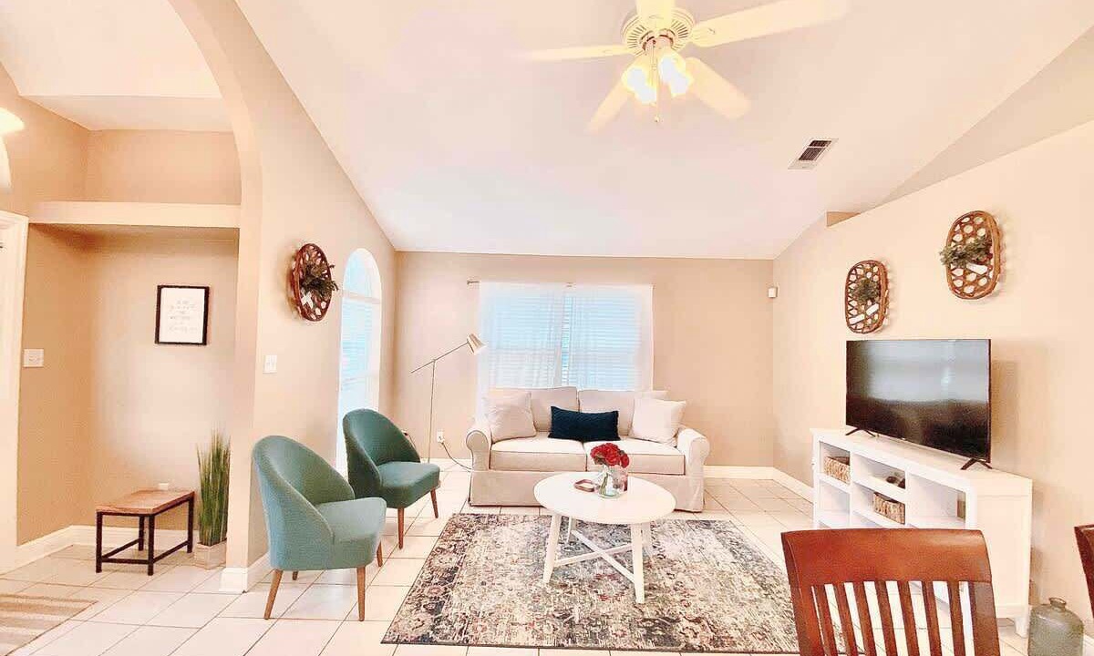 Photo of Livingroom in Tallahassee