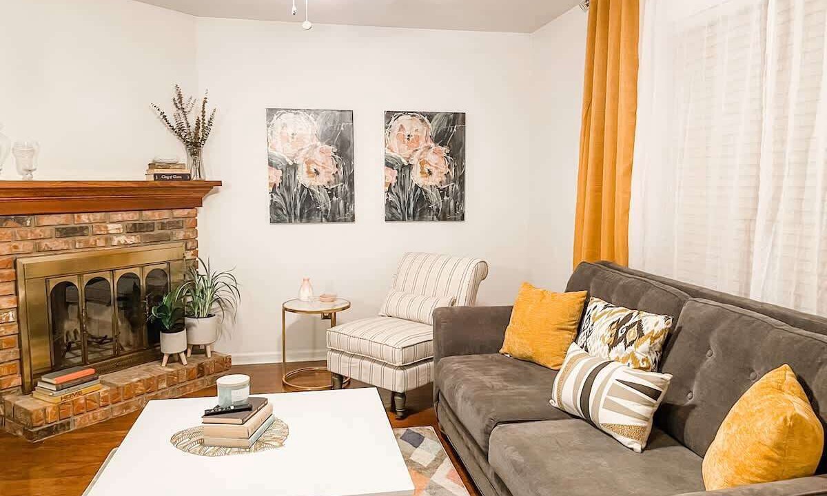 Photo of Livingroom in Tallahassee