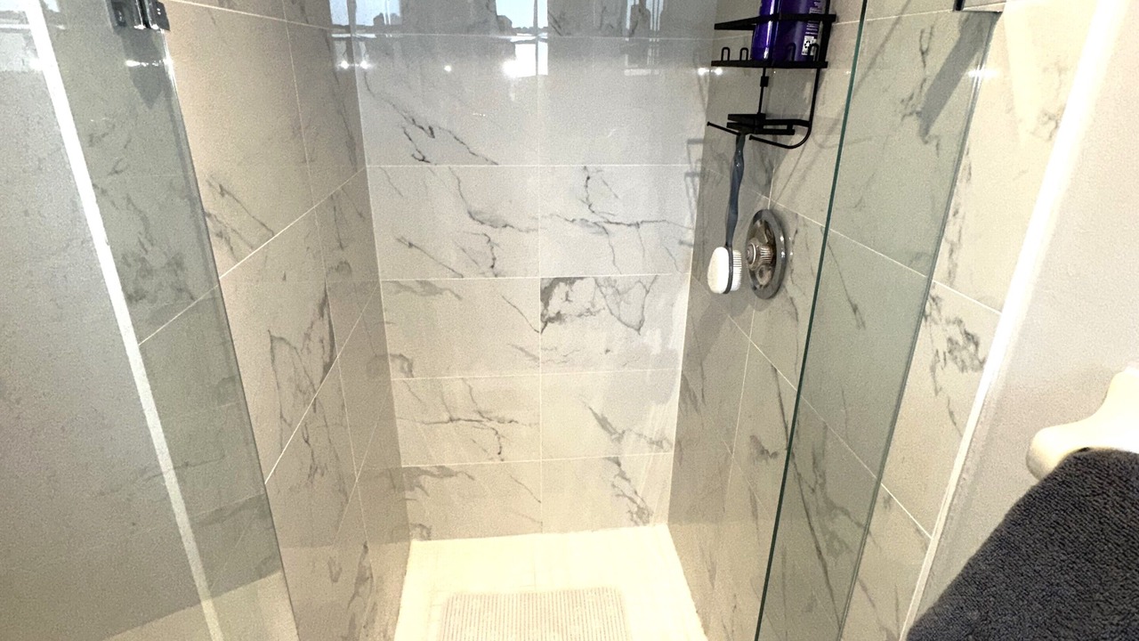 Photo of Bathroom in Crown Pointe