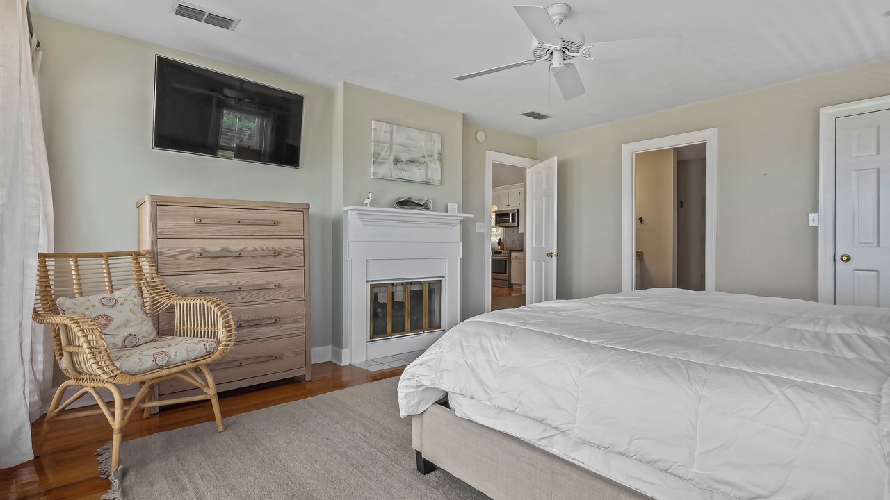 Photo of Bedroom in Panacea