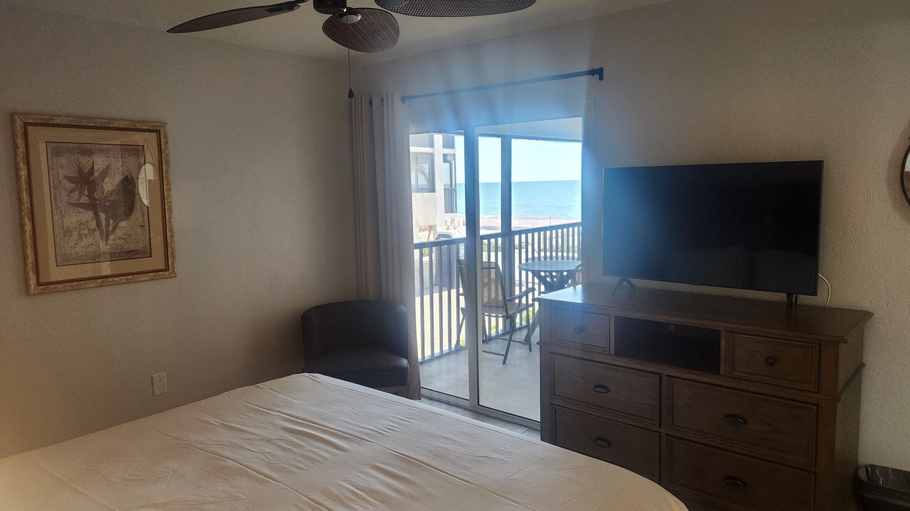 Photo of Bedroom in Vanderbilt Beach