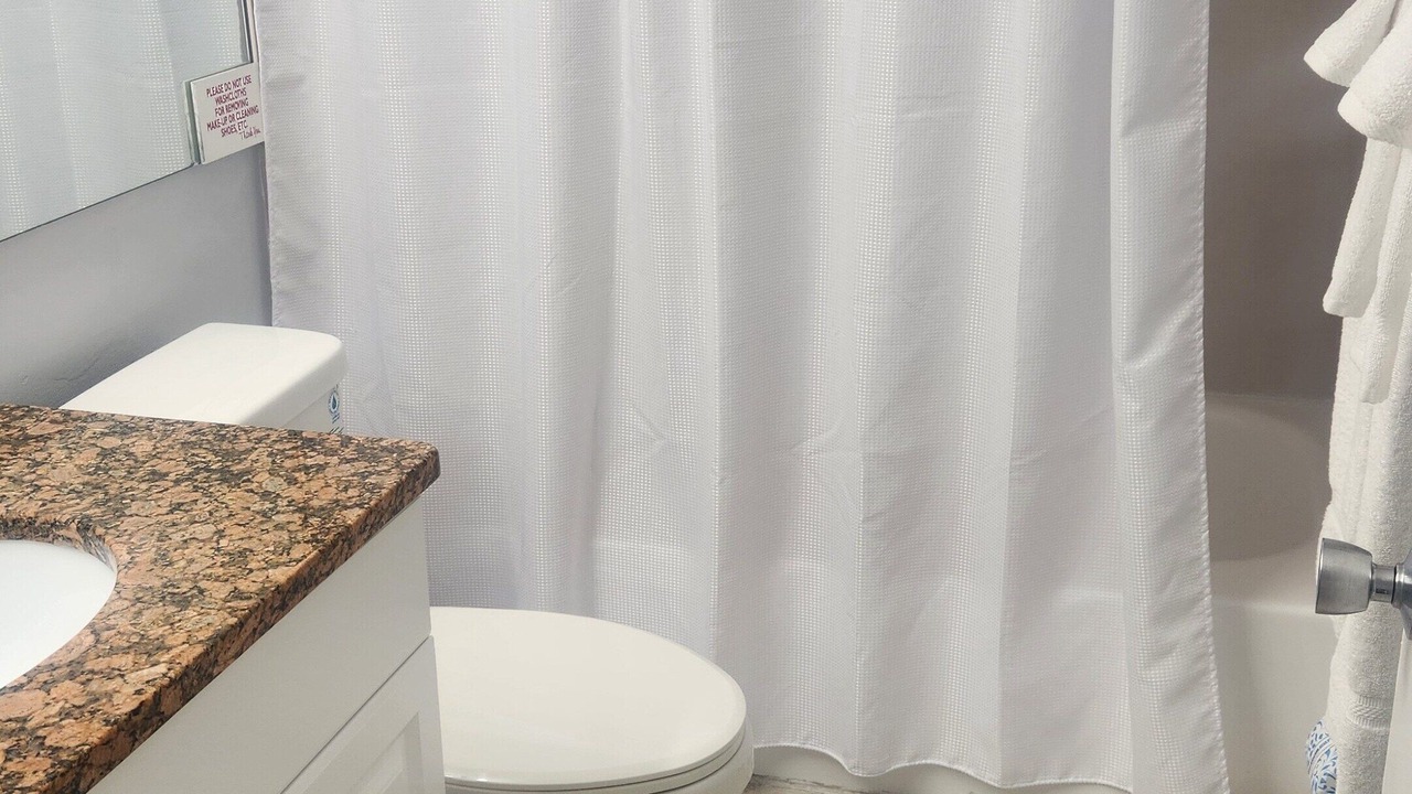 Photo of Bathroom in Vanderbilt Beach