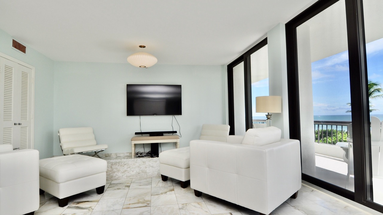 Photo of Livingroom in Palm Beach