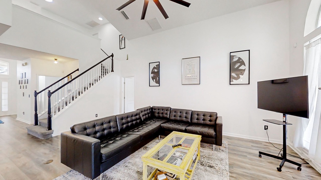 Photo of Livingroom in Westside