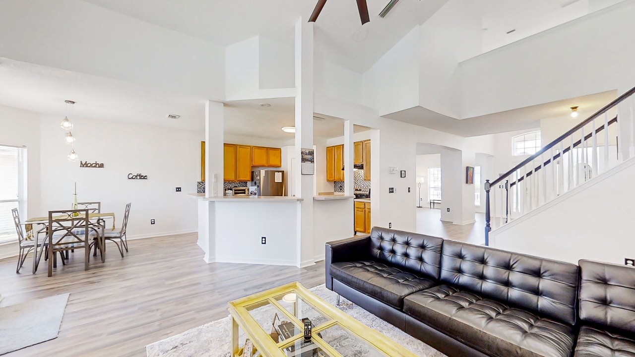 Photo of Livingroom in Westside