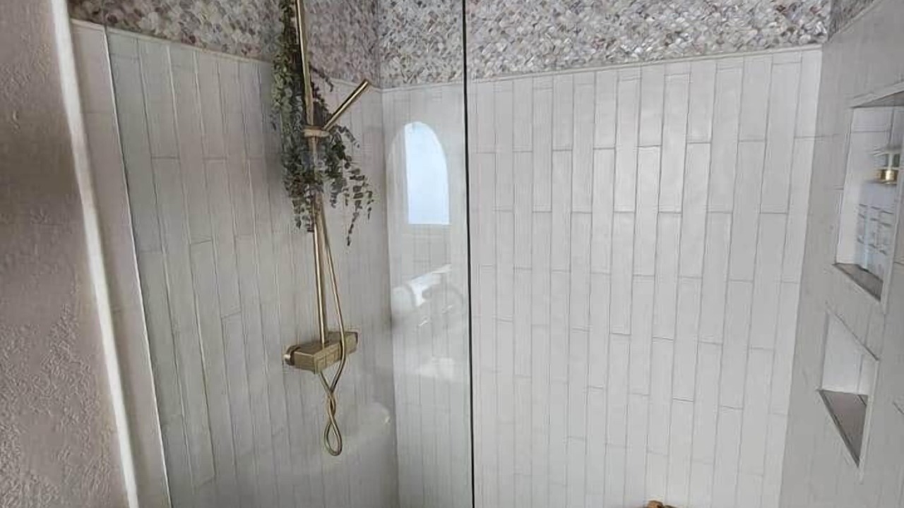 Photo of Bathroom in River Oaks