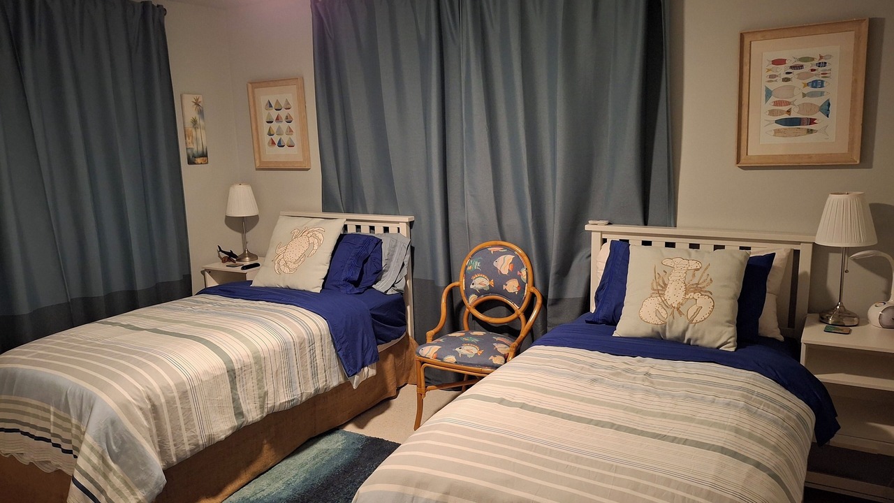 Photo of Bedroom in Golden Beach