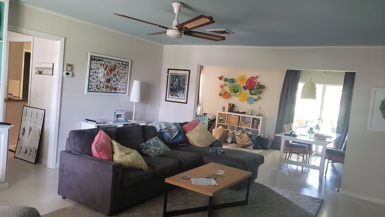 Photo of Livingroom in Golden Beach