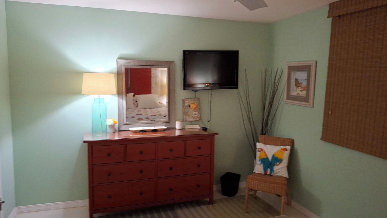 Photo of Bedroom in Golden Beach