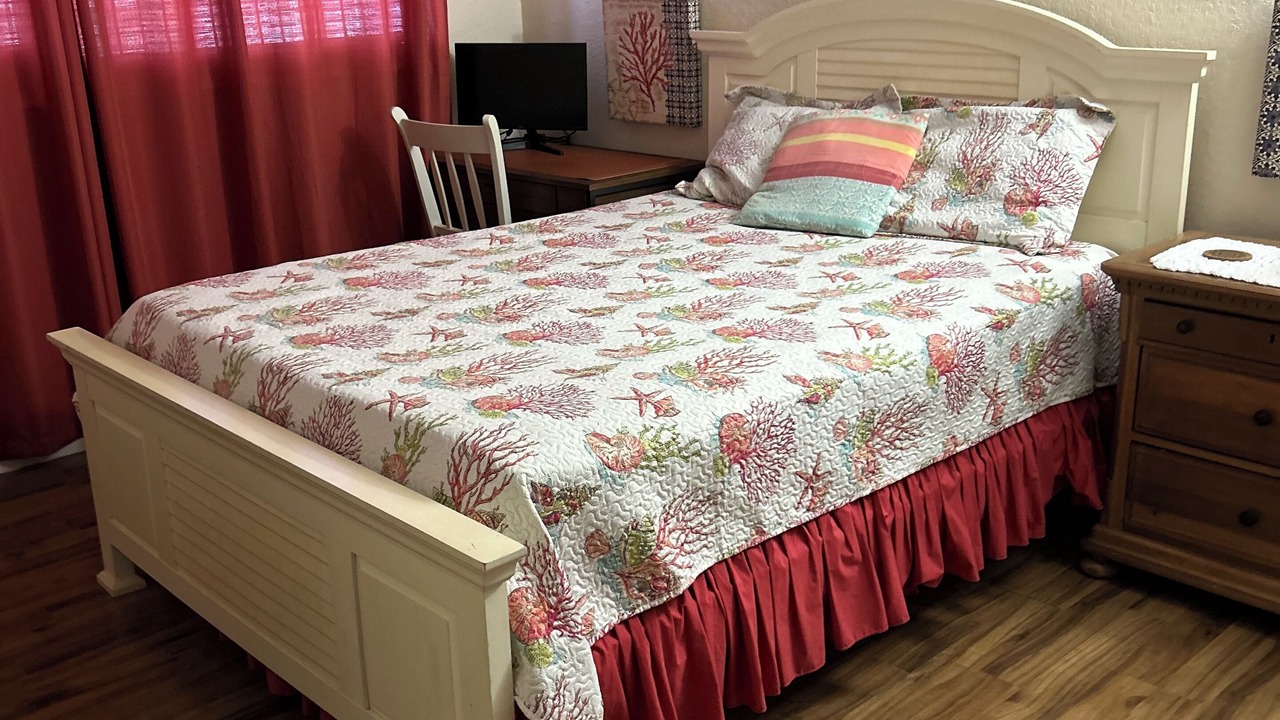 Photo of Bedroom in Michigan Beach