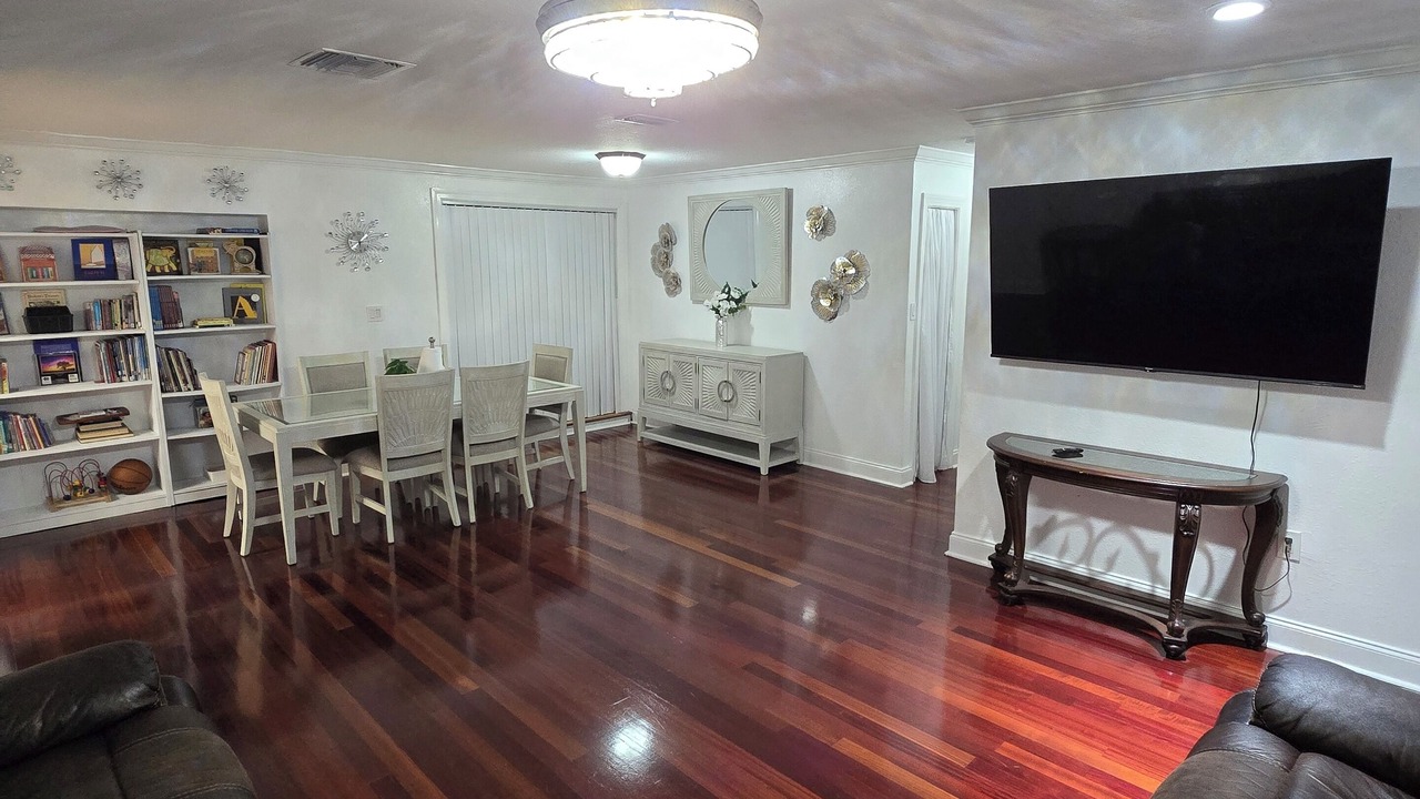 Photo of Livingroom in Tampa