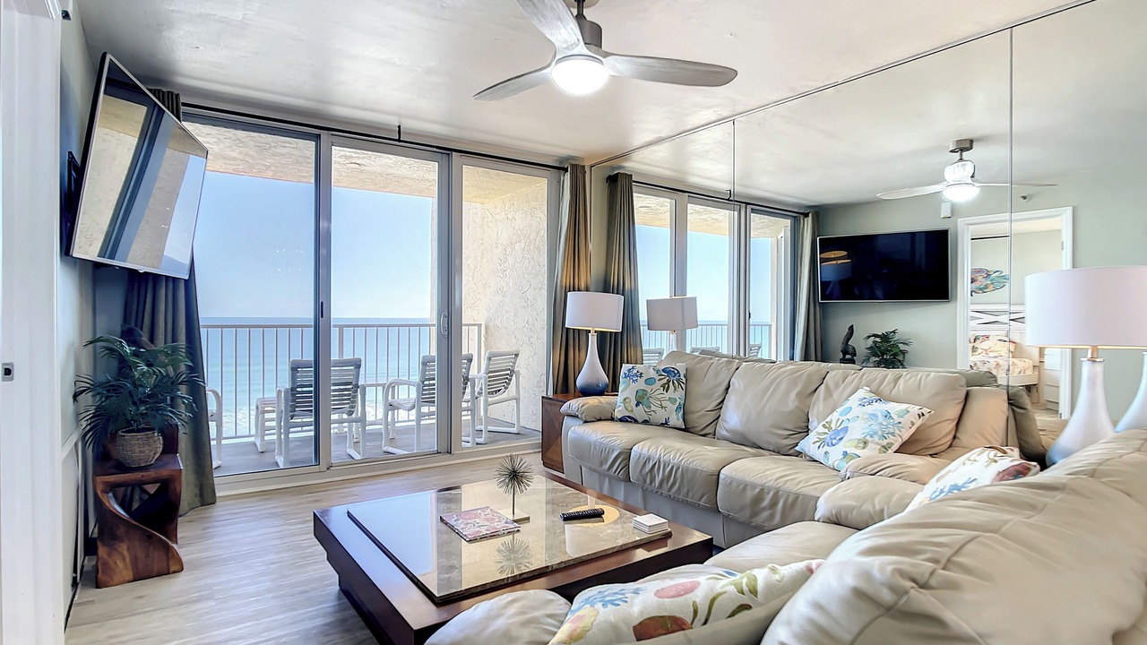 Photo of Livingroom in New Smyrna Beach