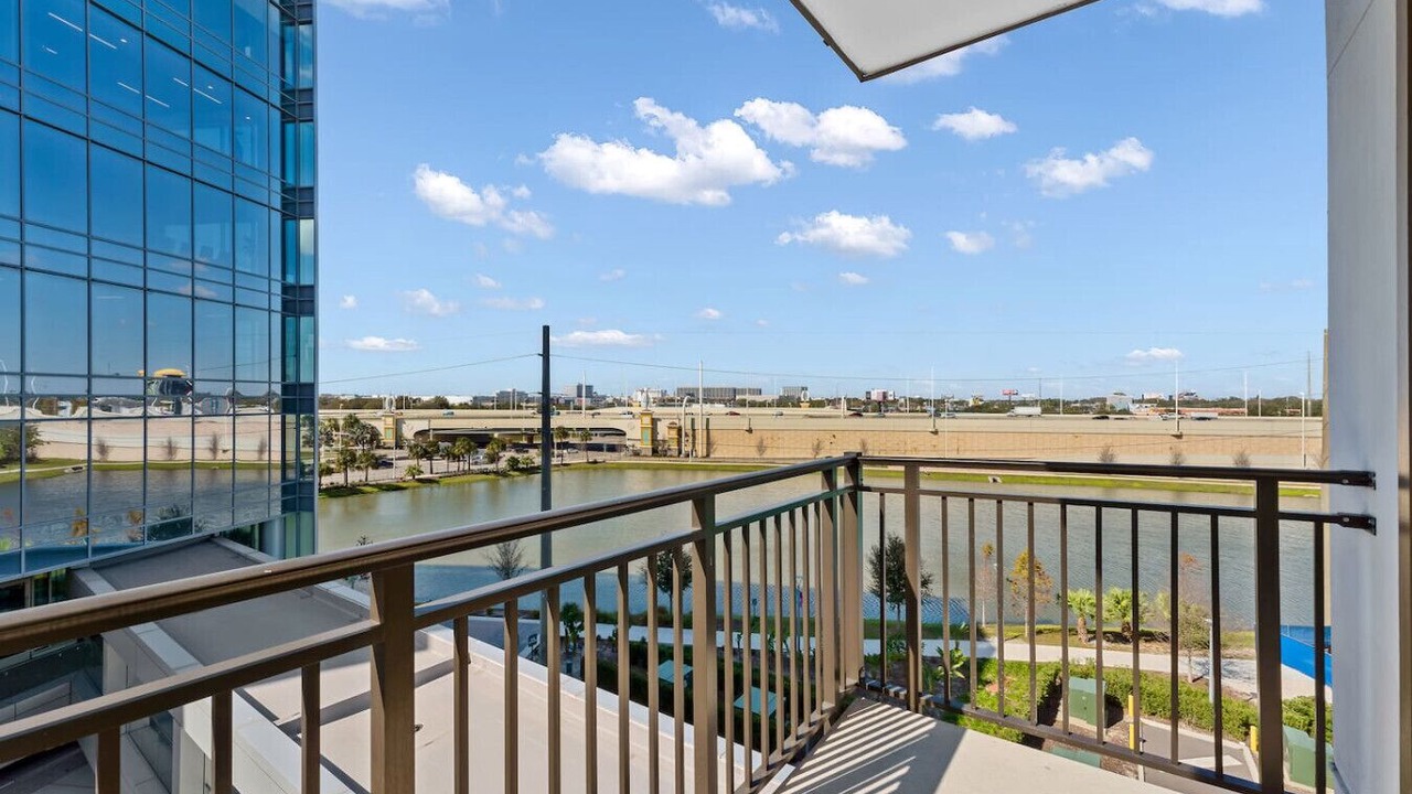 Photo of Outdoor in Carver City - Lincoln Gardens
