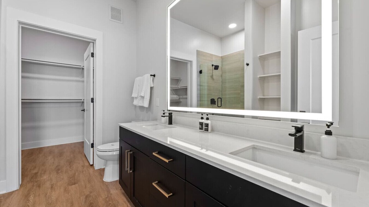 Photo of Bathroom in Oakford Park