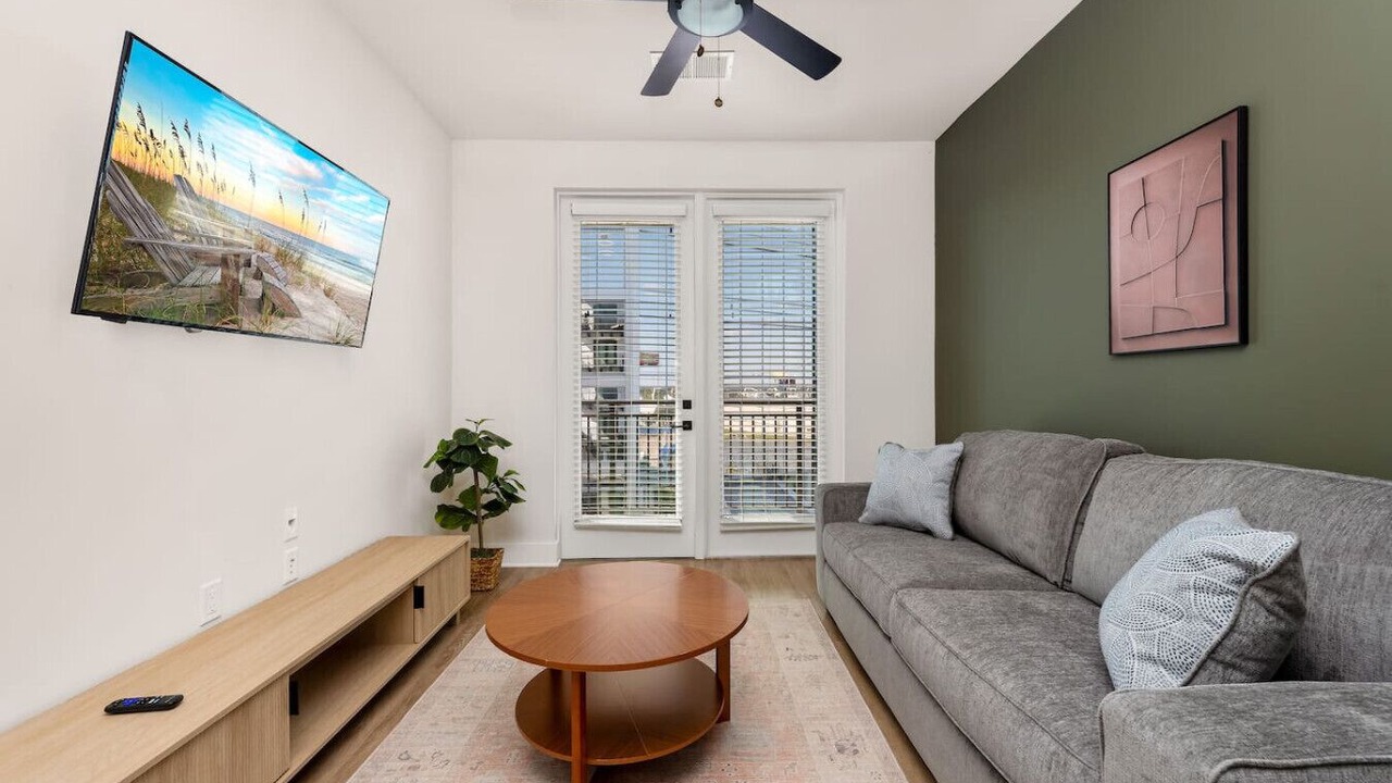 Photo of Livingroom in Oakford Park