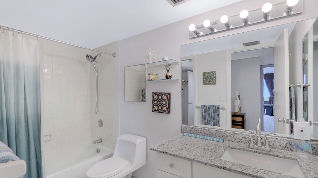 Photo of Bathroom in Vanderbilt Beach