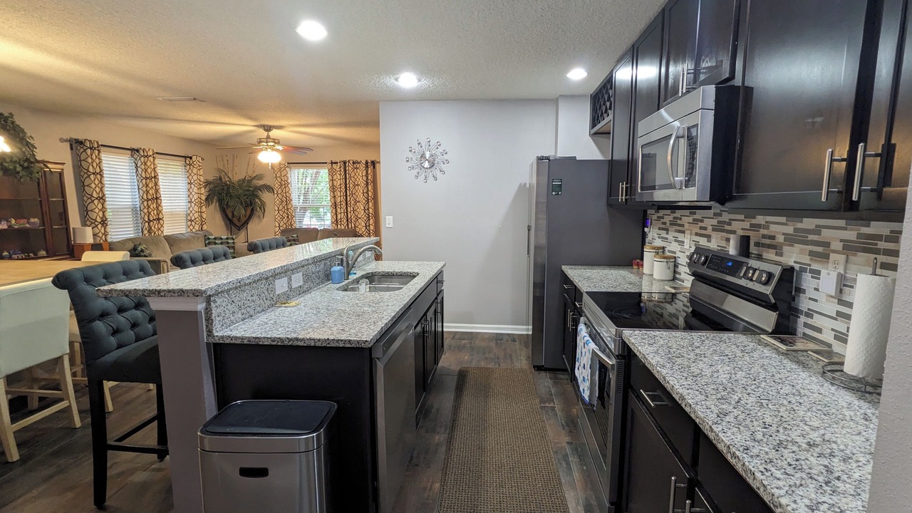 Photo of Kitchen in OakLeaf Plantation