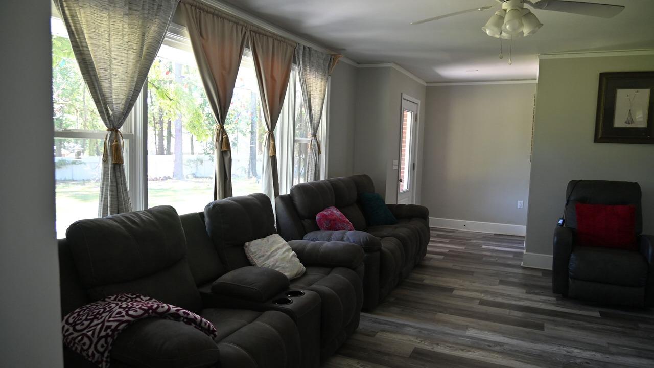 Photo of Livingroom in West Columbia