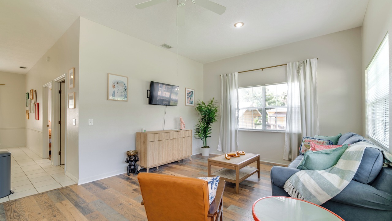 Photo of Livingroom in Springs at Kings Bay