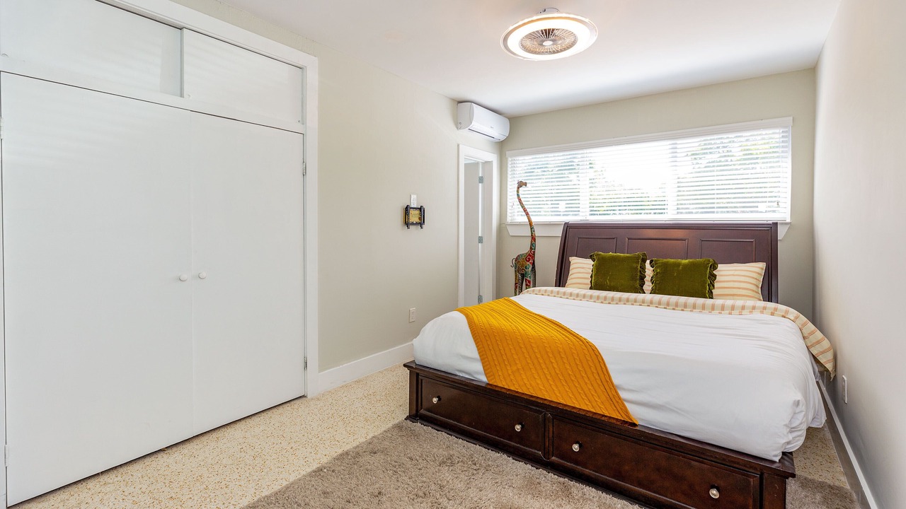 Photo of Bedroom in Surfside