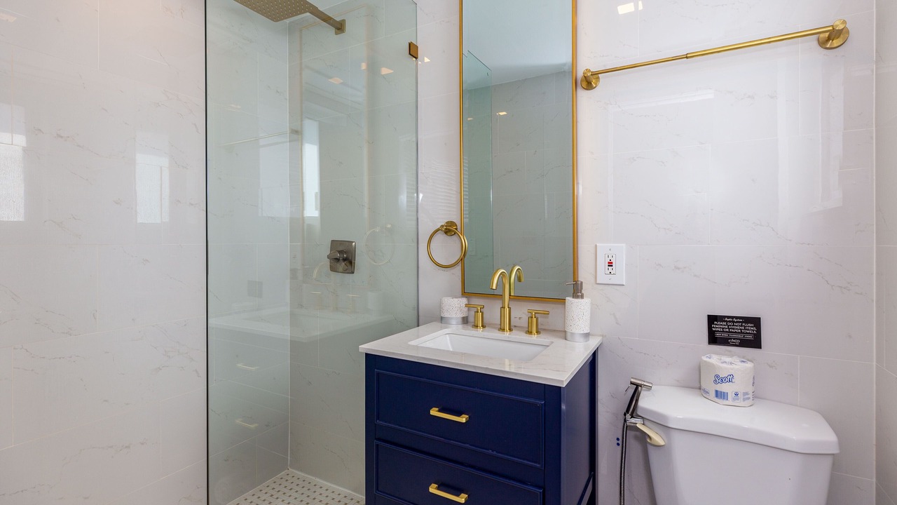 Photo of Bathroom in Surfside