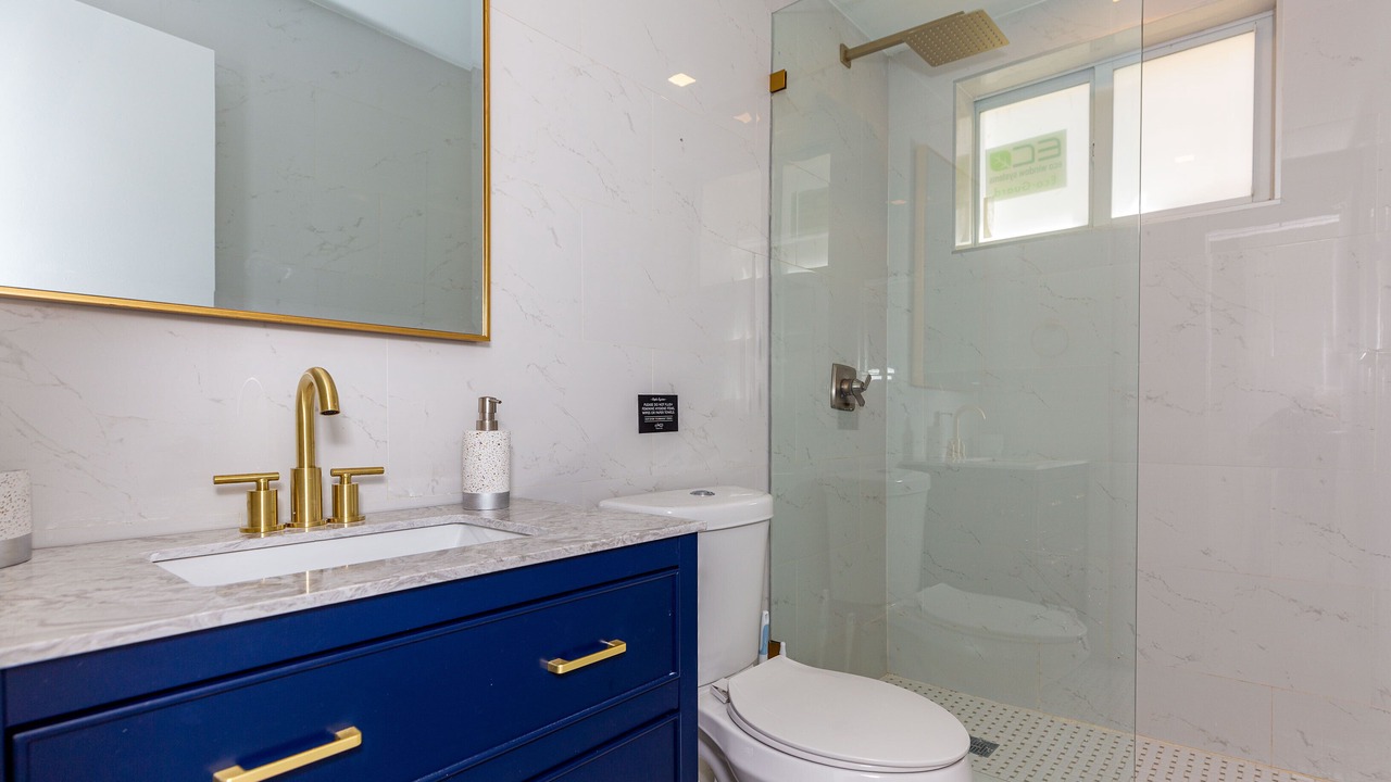 Photo of Bathroom in Surfside