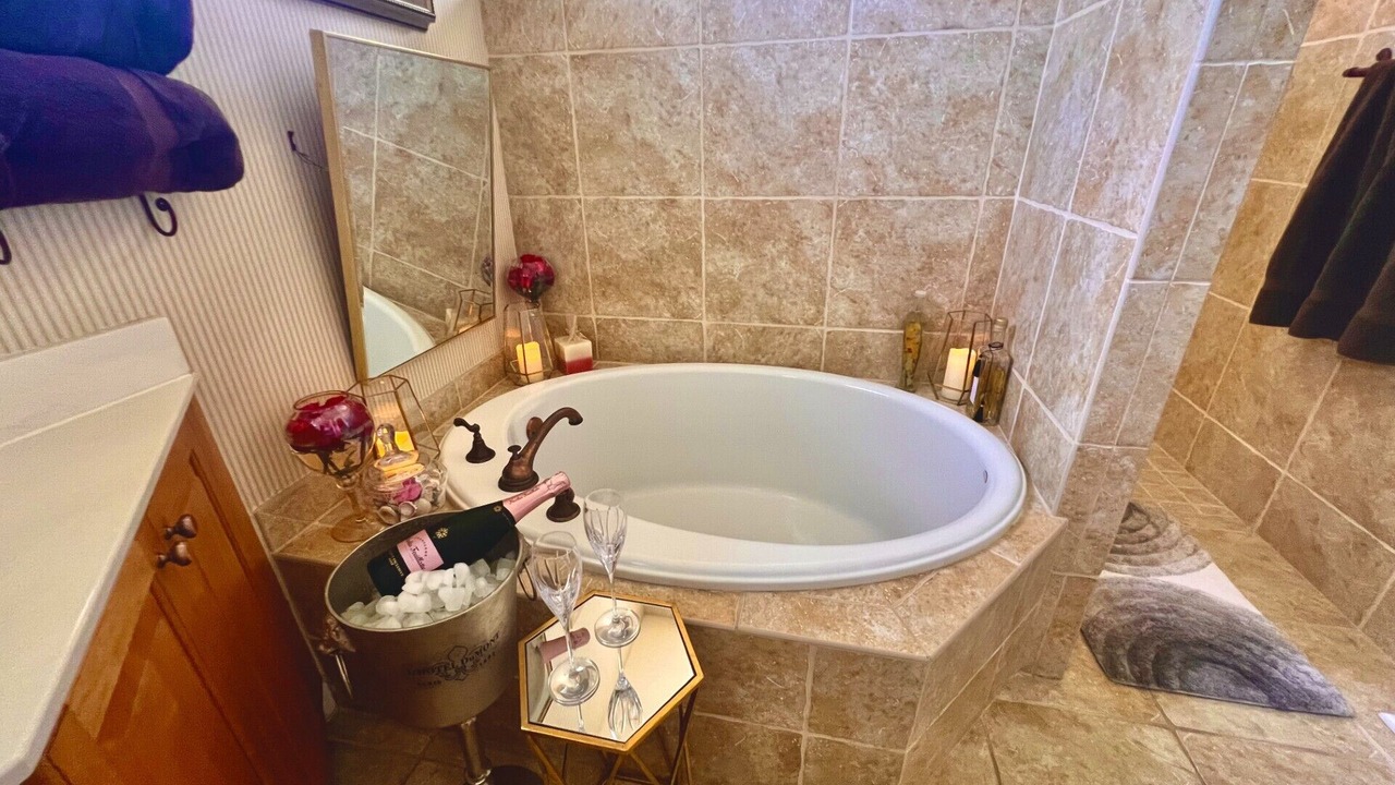Photo of Bathroom in Waters Edge