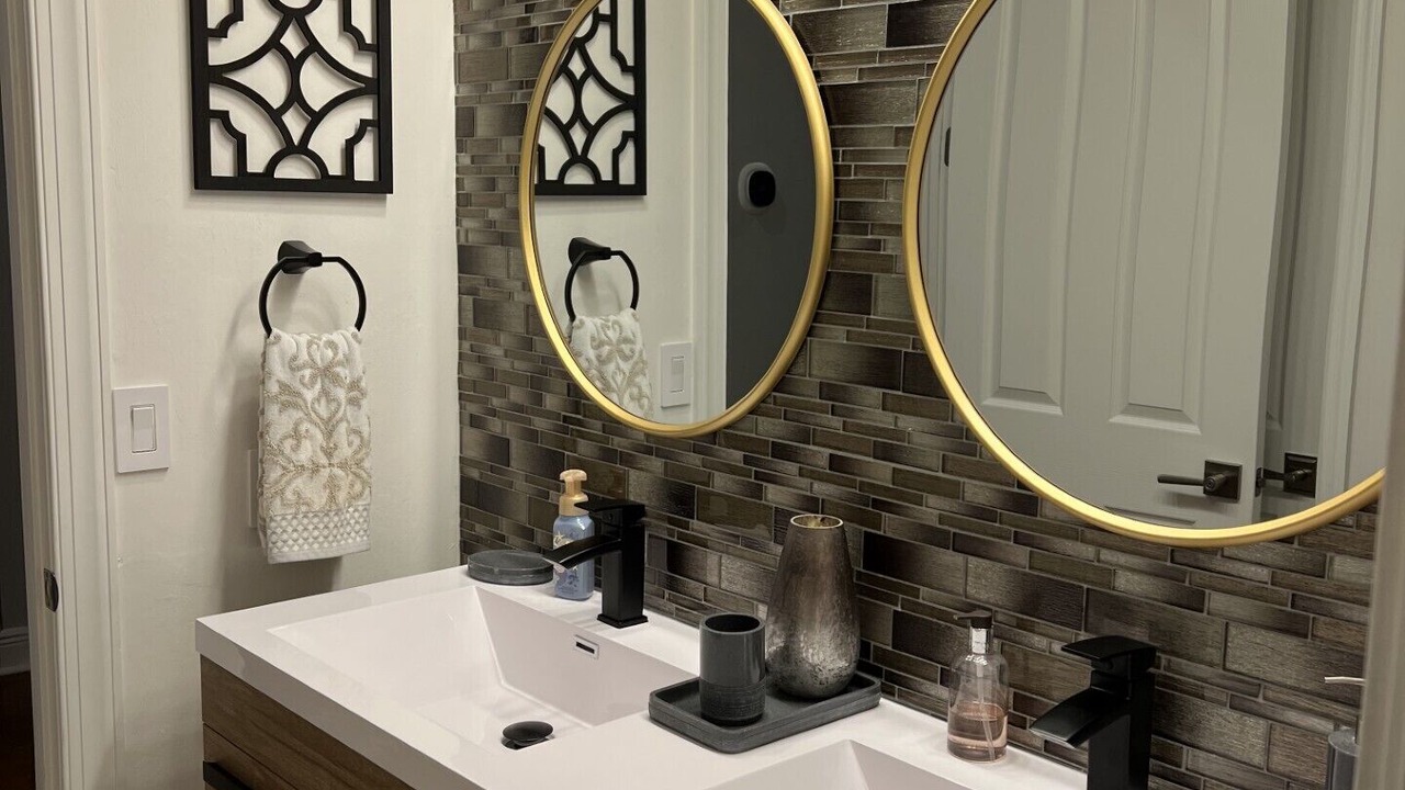 Photo of Bathroom in Waters Edge