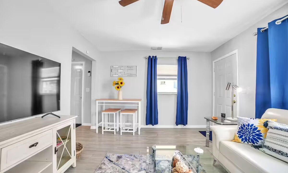 Photo of Livingroom in Plant City