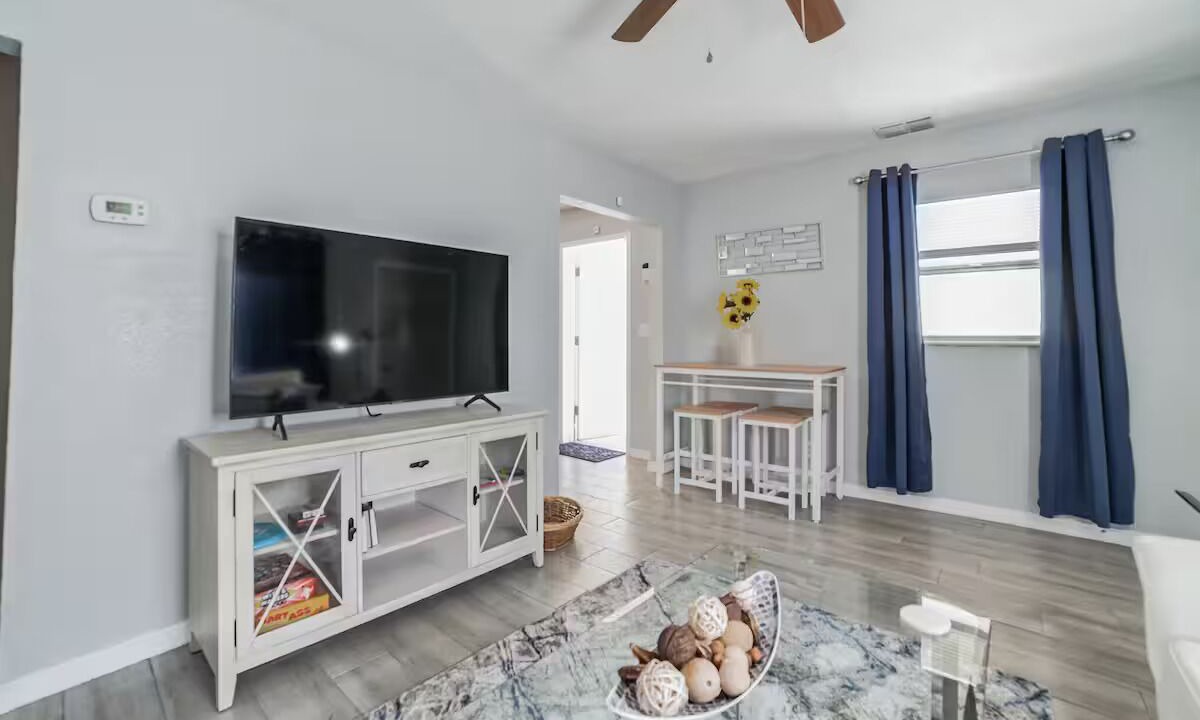 Photo of Livingroom in Plant City