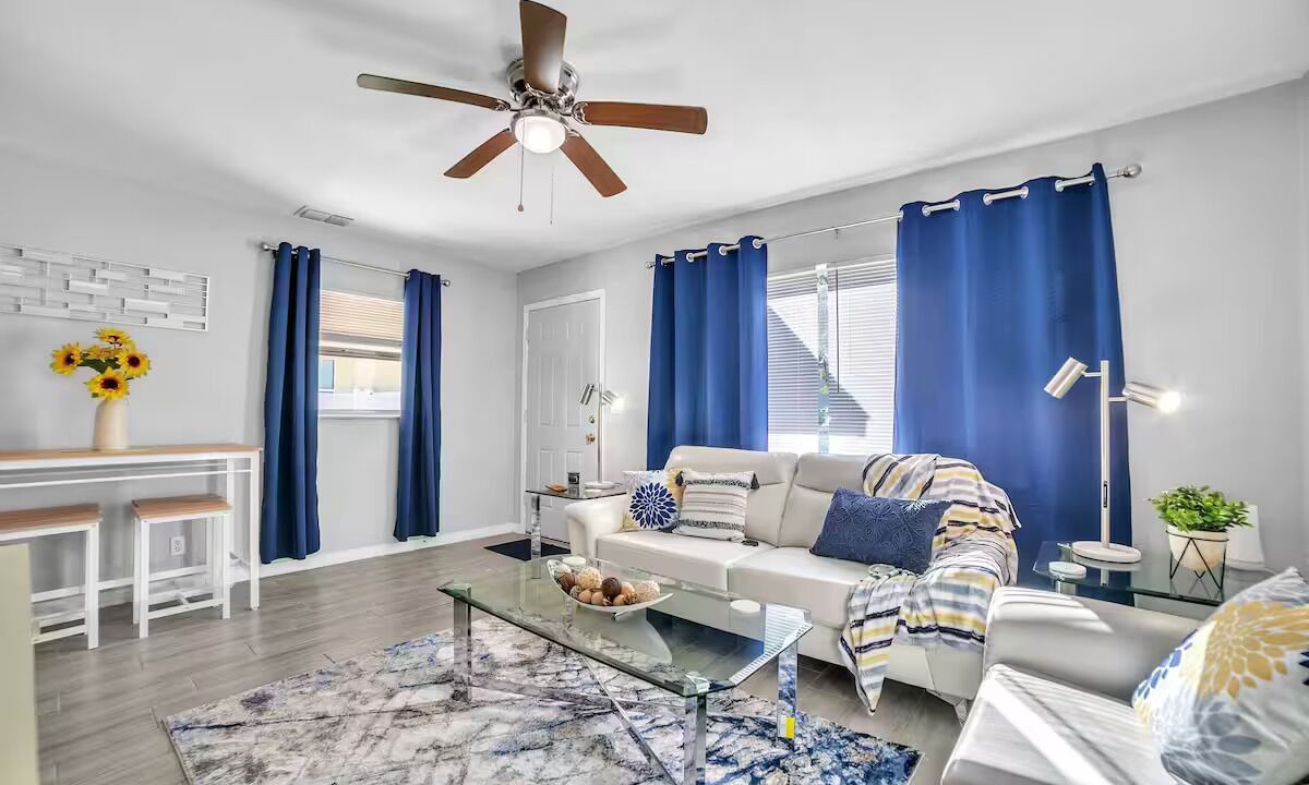 Photo of Livingroom in Plant City