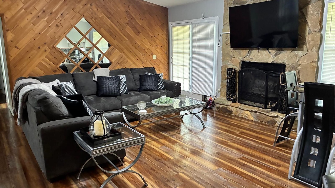 Photo of Livingroom in Northside