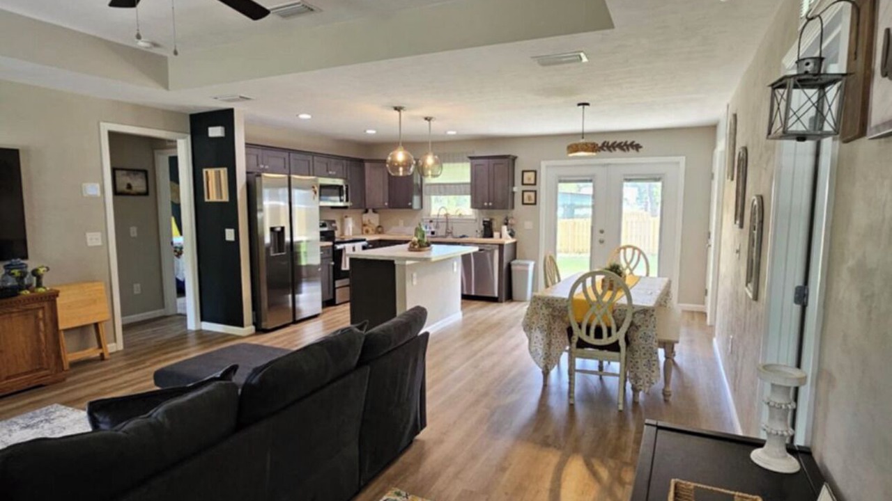 Photo of Livingroom in Newberry
