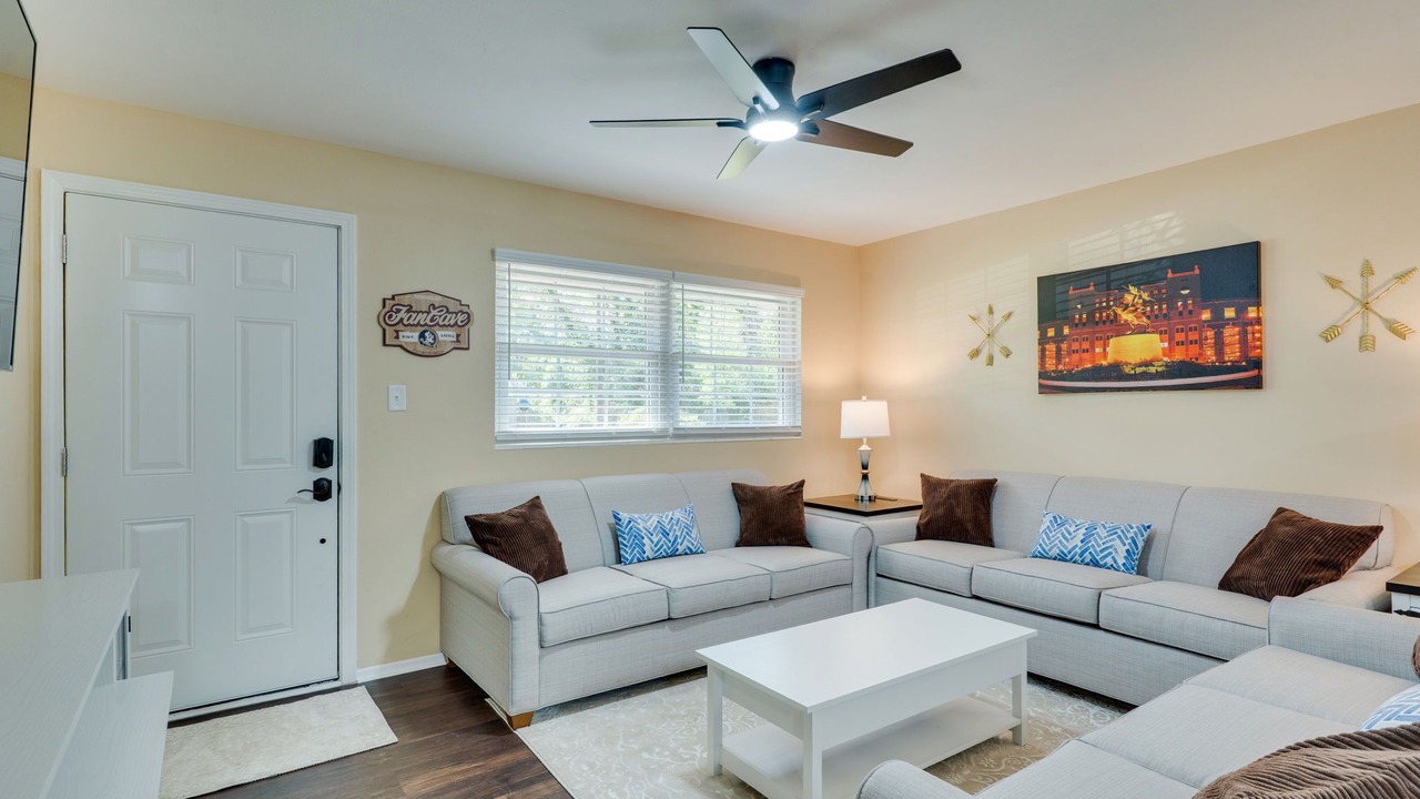 Photo of Livingroom in Tallahassee