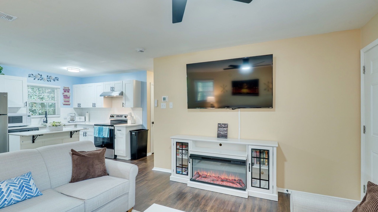 Photo of Livingroom in Tallahassee