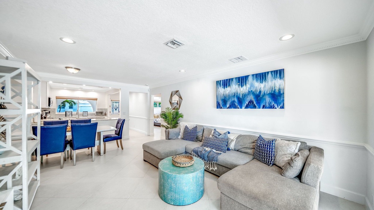 Photo of Livingroom in South New River Isles