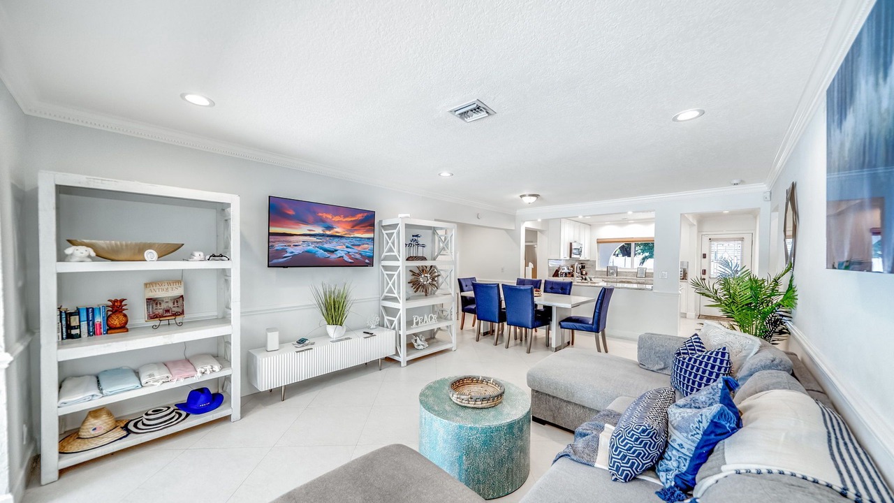 Photo of Livingroom in South New River Isles