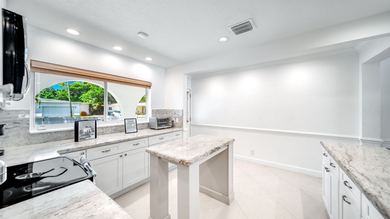 Photo of Kitchen in South New River Isles