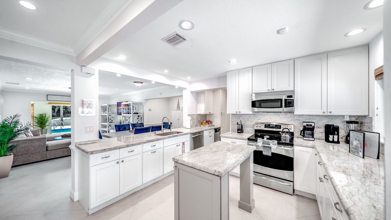 Photo of Kitchen in South New River Isles