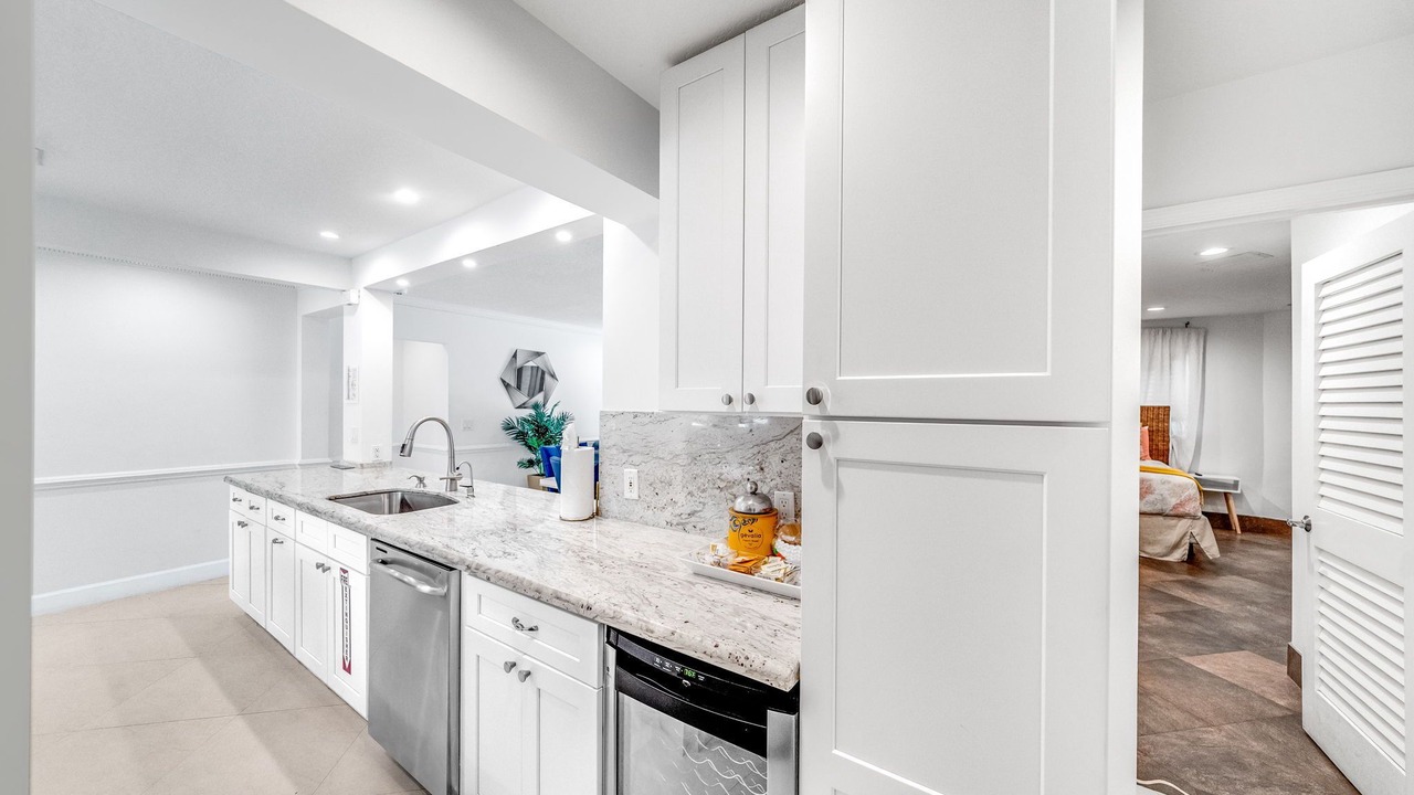 Photo of Kitchen in South New River Isles