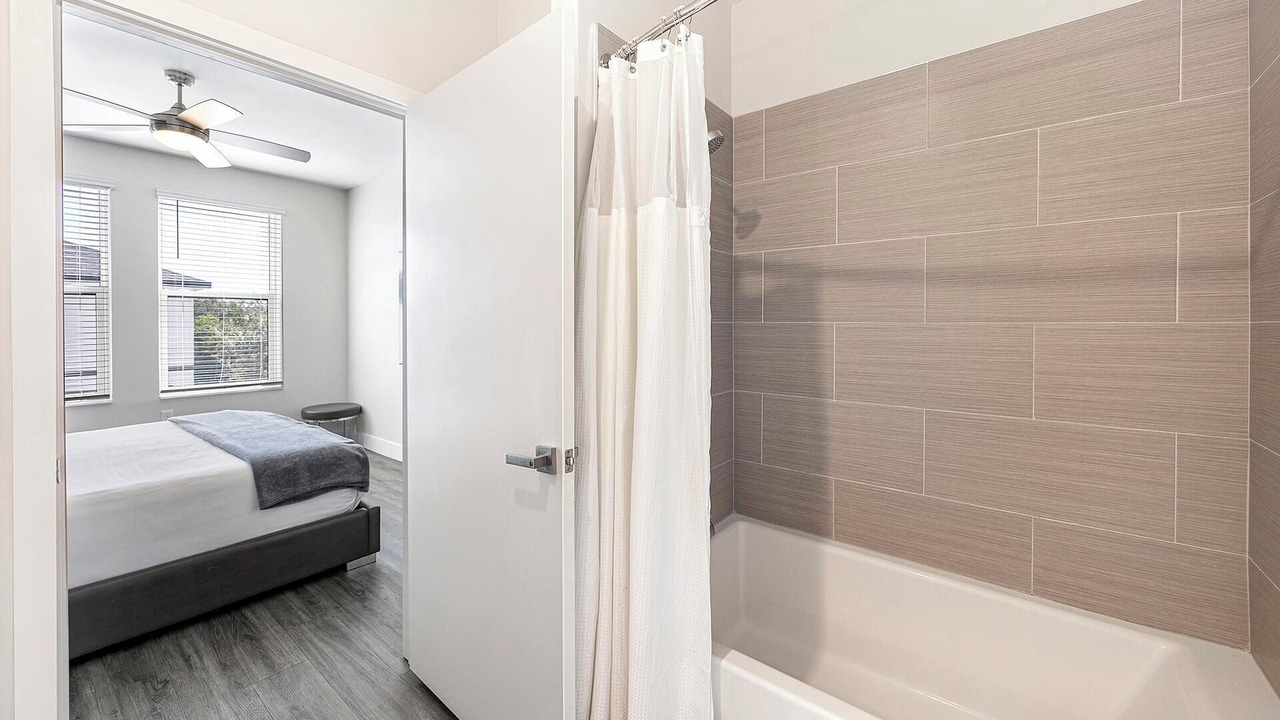Photo of Bathroom in Port Tampa City