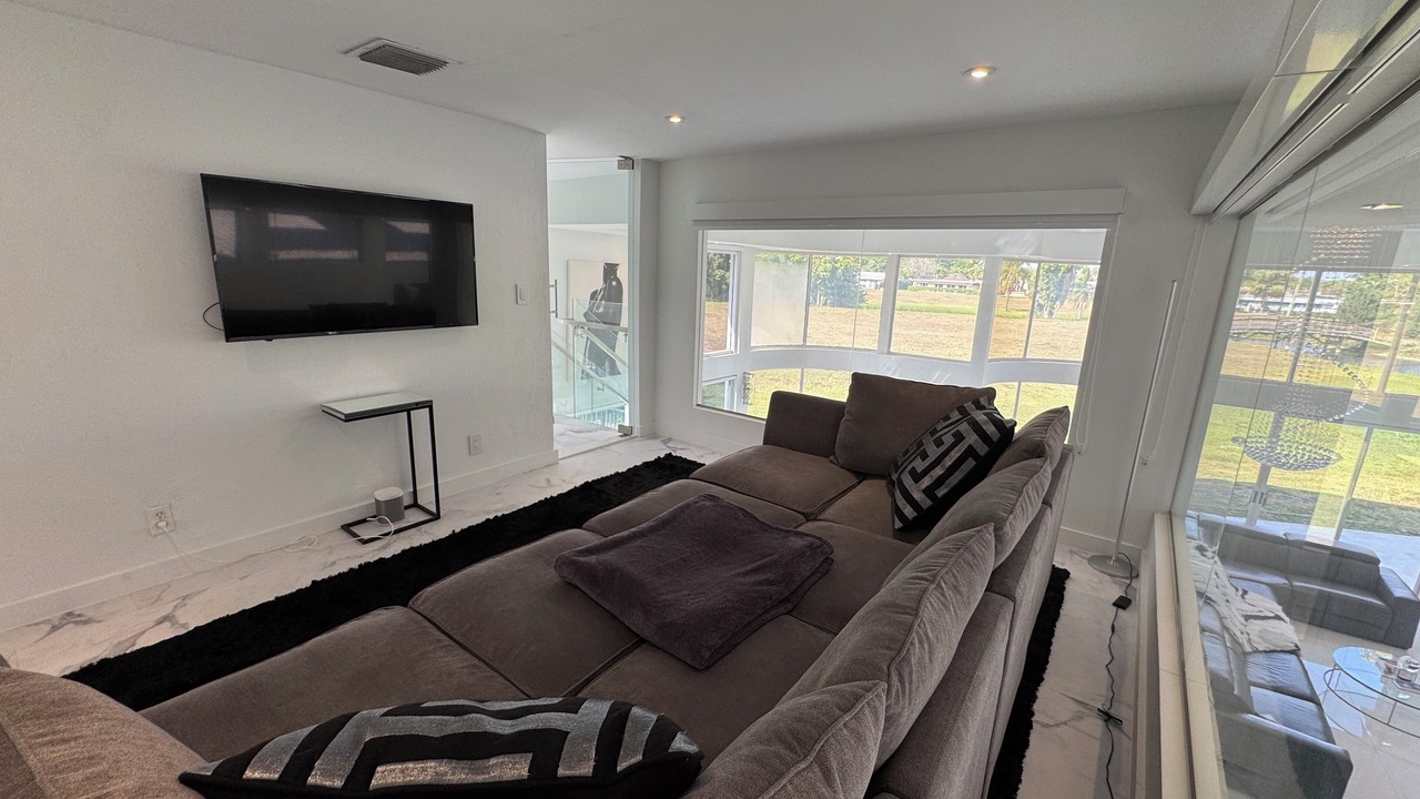 Photo of Livingroom in Tamarac