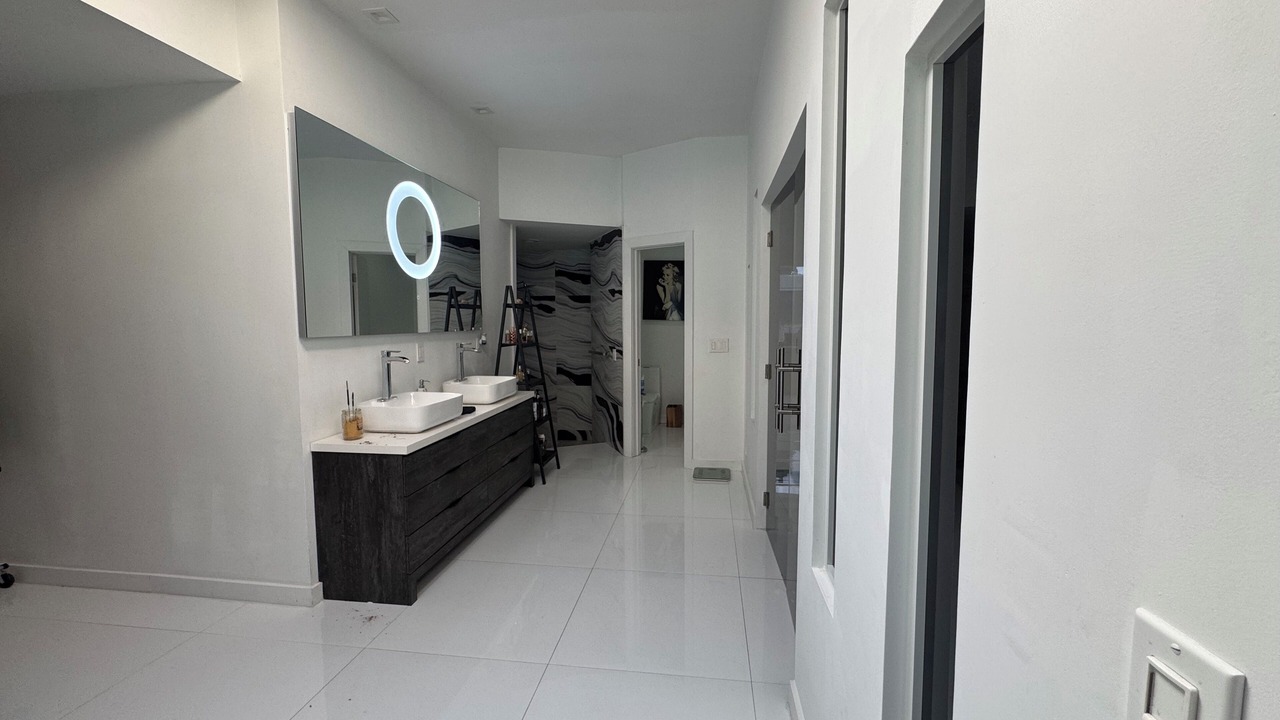 Photo of Bathroom in Tamarac