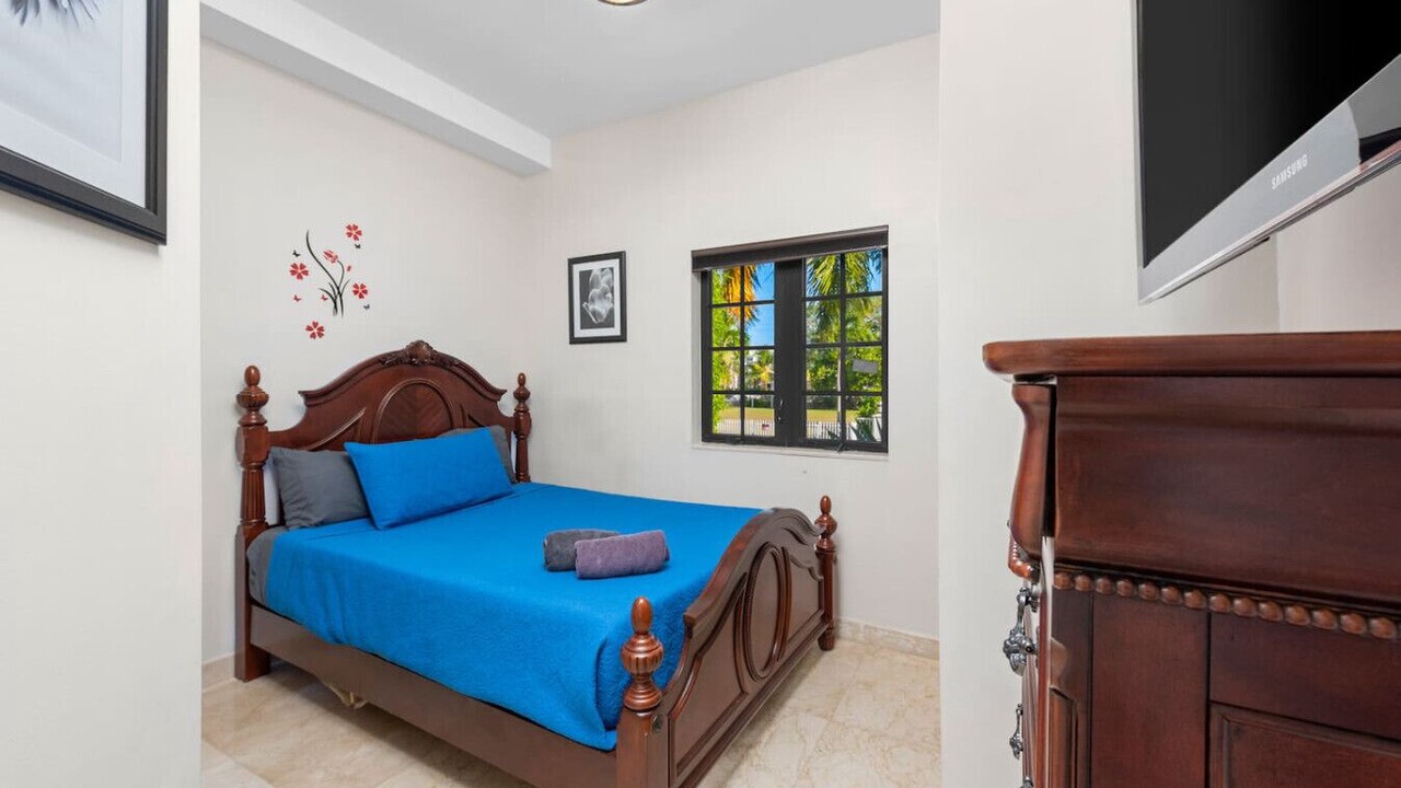 Photo of Bedroom in Venetian Islands