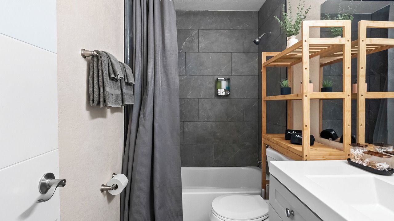 Photo of Bathroom in North Andrews Gardens