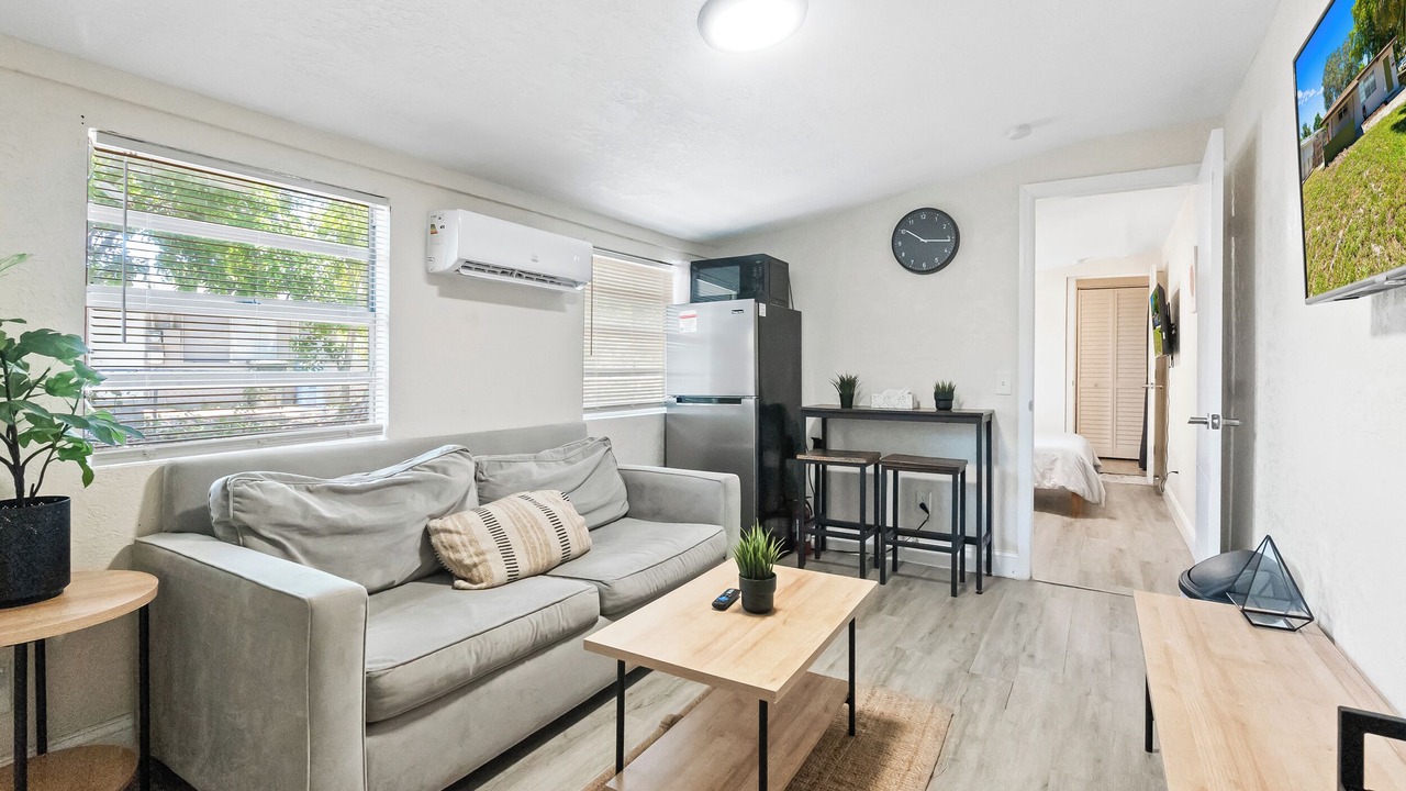Photo of Livingroom in North Andrews Gardens
