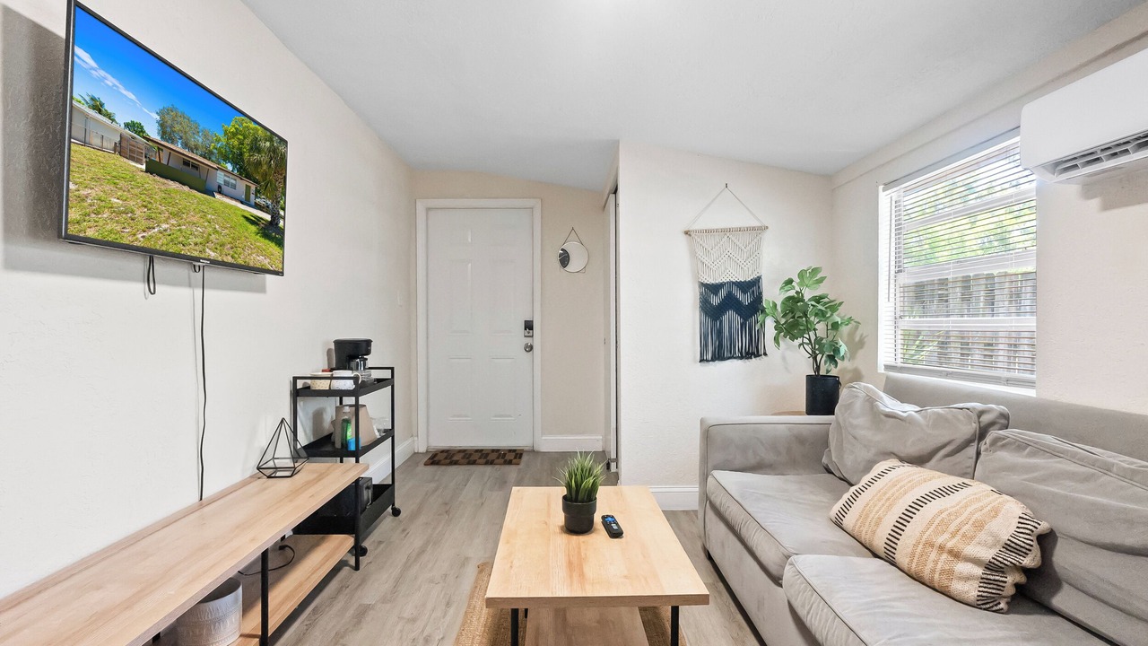 Photo of Livingroom in North Andrews Gardens