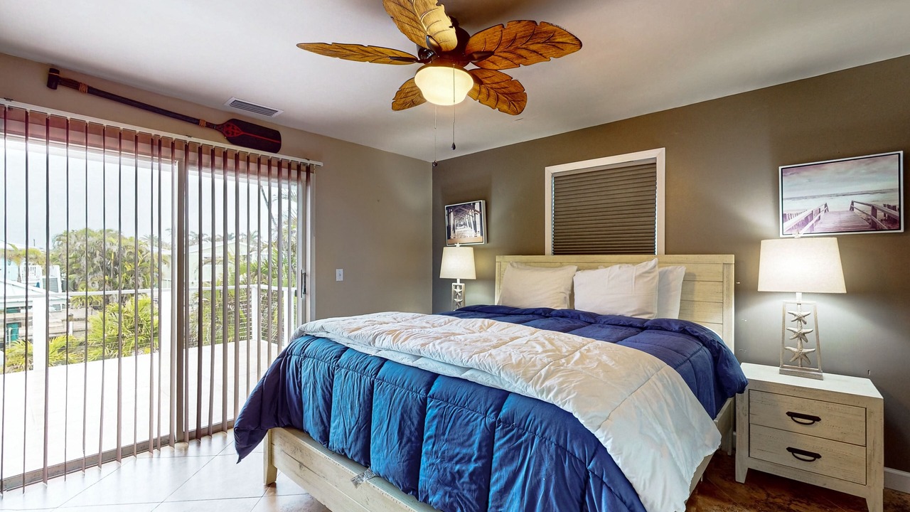 Photo of Bedroom in Mid Island